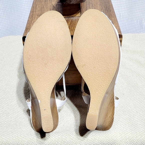 Y2K Steve Madden Aventura White Leather Peep-Toe Wedge Slingback Sandal (9M) - Picture 7 of 10